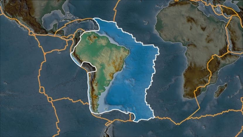Mapa da América sul e em destaque em azul a placa tectônica sul-Americana que cobre toda a América do Sul e parte do Oceano Atlântico.