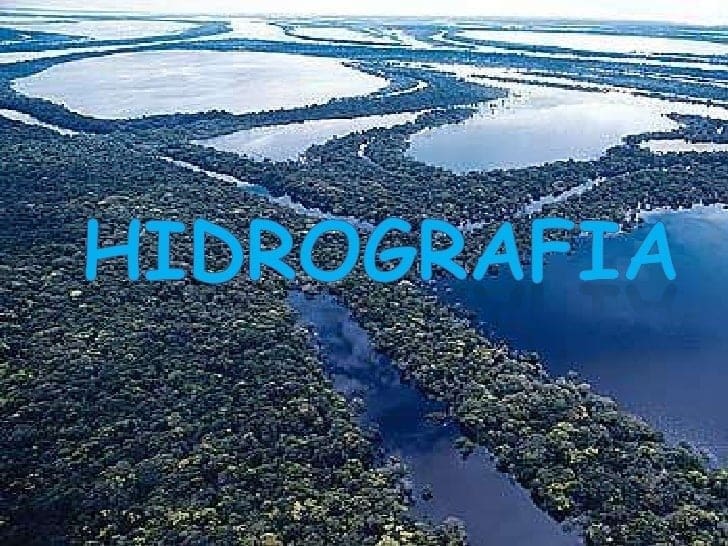 Fotografia do rio Amazonas e sua grande extensão e na imagem escrito: hidrografia.