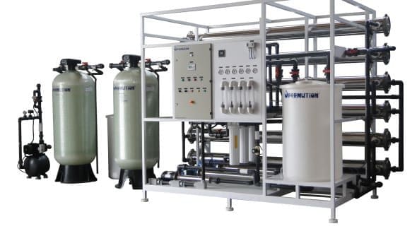 Equipamento metálico que realiza a Osmose reversa