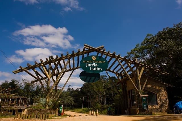 Praias da Estação Ecológica de Juréia-Itatins - Uma das muitas estações ecológicas do Brasil